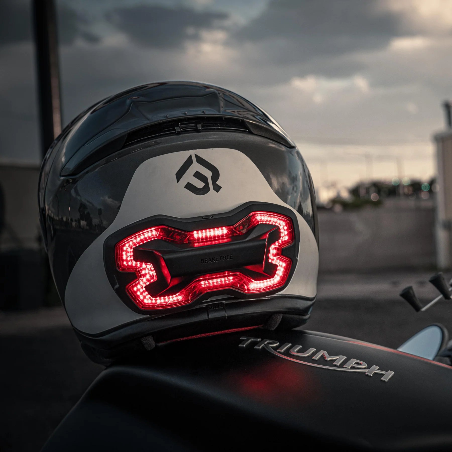Smart online helmet light