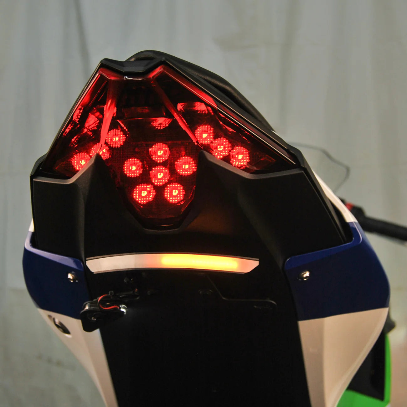2024-2026 Kawasaki Ninja 500 Fender Eliminator / Tail Tidy with LED Turn Signals