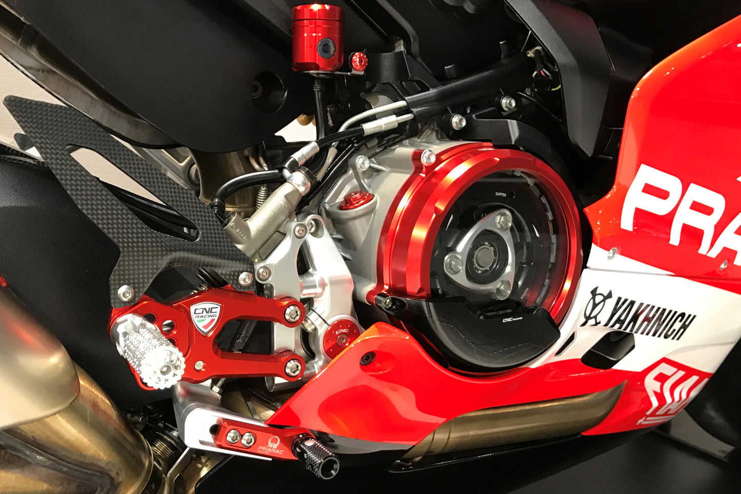 Ducati Pressure Plate Oil Bath with Bearing by CNC Racing
