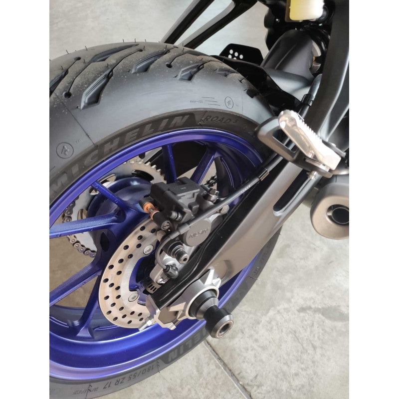 2022-2025 Yamaha YZF-R7 Rear Axle Spool Sliders by Womet-Tech
