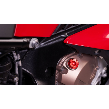 Close up Womet-tech yamaha xsr700 engine oil filler cap in red 2